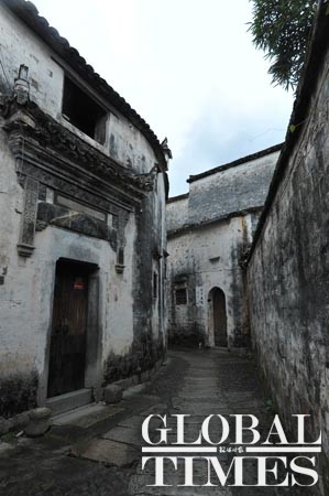 Narrow lanes and typical Huizhou style buildings in Hong Village, 11 km to She county, Anhui Province. Photo: Courtesy of Tian Tao