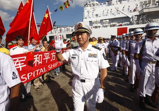 Chinese navy hospital ship Peace Ark arrived in southeastern Bangladesh port city Chittagong on Tuesday to start one-week goodwill visit and medical service to the local people, November 11, 2010. 
