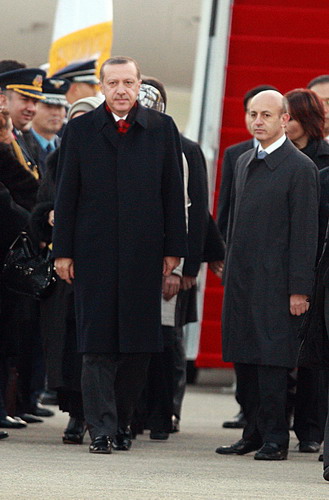 Turkey&apos;s Premier Erdogan arrives in Seoul, Nov 11, 2010 for the G20 Summit. [Photo/Xinhua]