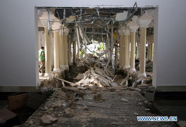 The scene is pictured after an explosion occurred in Princess Riviera Mayo hotel in Del Carmen Beach in the Mexican resort city of Cancun on Nov. 14, 2010. [Xinhua]