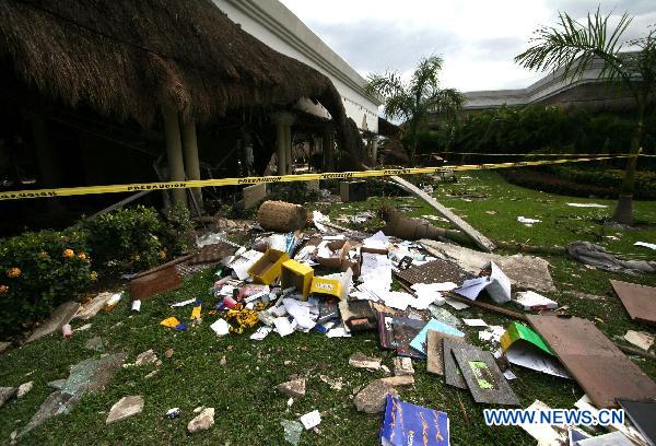 The scene is pictured after an explosion occurred in Princess Riviera Mayo hotel in Del Carmen Beach in the Mexican resort city of Cancun on Nov. 14, 2010. [Xinhua]