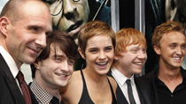 Cast members (L to R) Ralph Fiennes, Daniel Radcliffe, Emma Watson, Rupert Grint and Tom Felton pose at the premiere of 'Harry Potter and the Deathly Hallows: Part 1' in New York November 15, 2010.