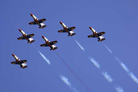 The Pakistani Air Force&apos;s Sherdils aerobatic team rehearses in Zhuhai Monday ahead of Tuesday&apos;s start of Airshow China.
