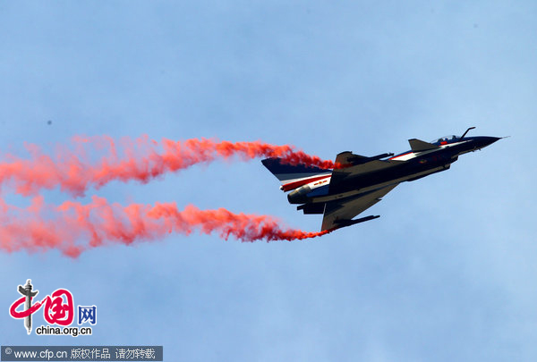 China&apos;s Bayi Aerobatic Team trains for the 8th China International Aviation and Aerospace Exhibition on Nov. 11, 2010. The exhibition is slated to open on Nov. 16 in Zhuhai, south China&apos;s Guangdong Province. [CFP]