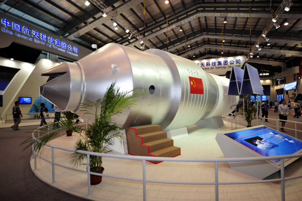 The 8th China International Aviation and Aerospace Exhibition kicks off in Zhuhai City, south China's Guangdong Province, on November 17, 2010. In the picture is Chinese Tiangong-1 target spacecraft module to be displayed at the exhibition.