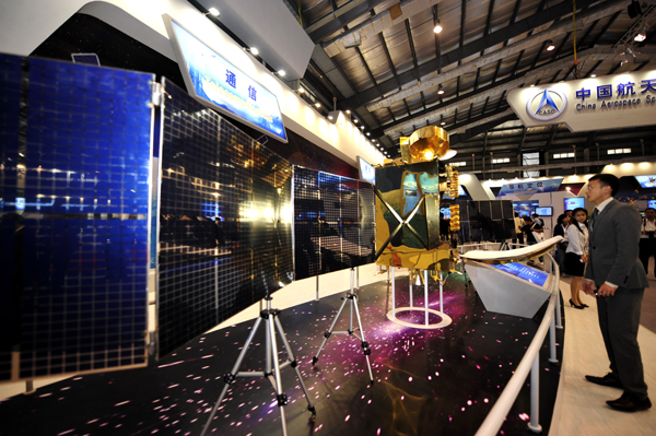 The 8th China International Aviation and Aerospace Exhibition kicks off in Zhuhai City, south China's Guangdong Province, on November 17, 2010.