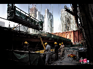 Building the modern Beijing. Photographer: Philippe Bourgeois, France. [China.org.cn] 