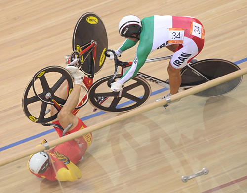 Another cycle crash mars Asiad men's keirin final