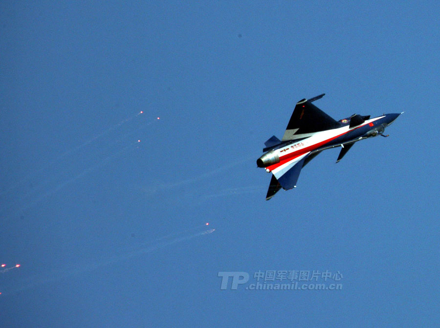 Air Show China in Zhuhai thrills audience