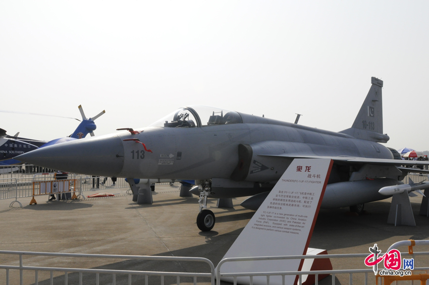 Thunder FC-1/JF-17 fighter lands in Zhuhai during the 8th China International Aviation and Aerospace Exhibition, South China&apos;s Guangdong province. The exhibition is from Nov. 16, 2010 to Nov. 21, 2010. FC-1/JF-17 is a new generation of multi-role light fighter co-invested by China Aviation Industry Corporation (AVIC) and Pakistan Air Force (PAF).[China.org.cn]