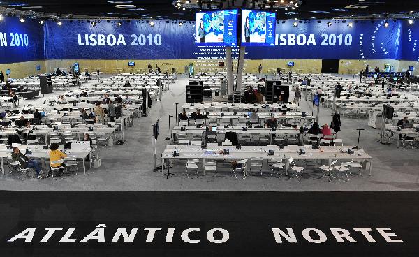 The photo taken on Nov. 18, 2010 shows the press center for NATO Summit in Lisbon, capital of Portugal. The NATO summit will be held from Nov. 19 to 20 in Lisbon. [Wu Wei/Xinhua]