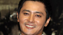 South Korean actor Jang Dong-gun speaks to the media during a preview event of the film 'The Warrior's Way' in Seoul, capital of South Korea, Nov. 22, 2010.