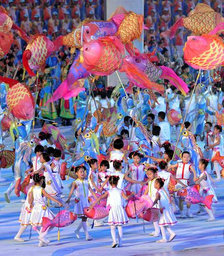 Art performance at the Closing Ceremony of the 16th Asian Games.[Xinhua]