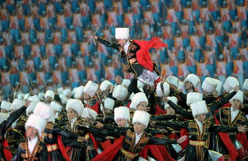 Art performance at the Closing Ceremony of the 16th Asian Games.[Xinhua]