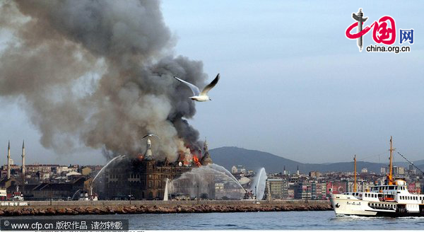 Istanbul&apos;s historic Haydarpasa train station has been severely damaged by a fire which engulfed the roof of the building. The blaze broke out while restoration work was being carried out on the early 20th century structure on Sunday, November 28, 2010. [CFP]