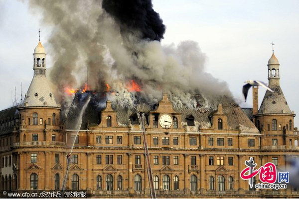 Istanbul&apos;s historic Haydarpasa train station has been severely damaged by a fire which engulfed the roof of the building. The blaze broke out while restoration work was being carried out on the early 20th century structure on Sunday, November 28, 2010. [CFP]