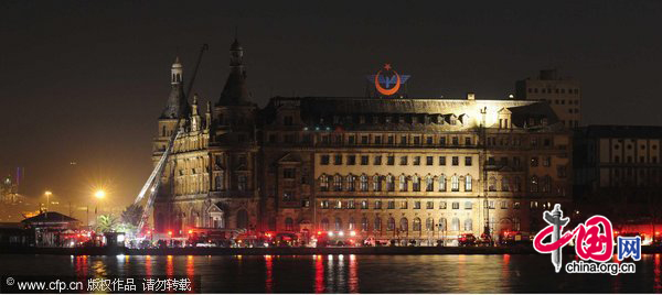 Istanbul&apos;s historic Haydarpasa train station has been severely damaged by a fire which engulfed the roof of the building. The blaze broke out while restoration work was being carried out on the early 20th century structure on Sunday, November 28, 2010. [CFP]