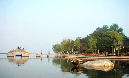 Top 10 lakes within China's universities