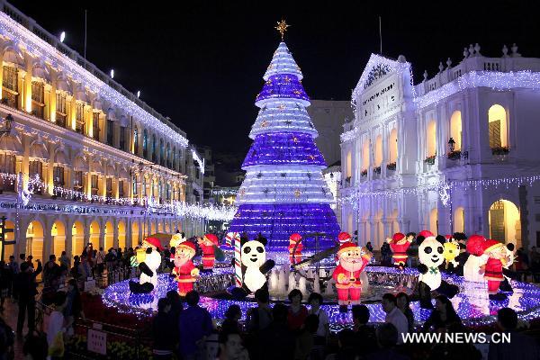 An illuminating Christmas tree is seen on lighting ceremony in Macao, south China, Dec. 2, 2010. [Xinhua] 