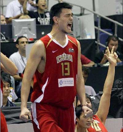 Yao Ming scores 21 points in win over Angola