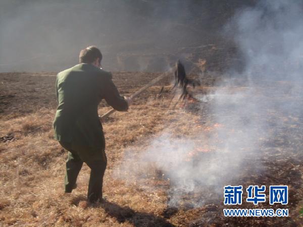 A spreading grassland fire in Daofu County, Tibetan Autonomous Prefecture of Garze, Sichuan Province, proved deadly when it trapped soldiers and local residents trying to put out the blaze. By Sunday night, at least 22 have been killed and three severely burned, local officials said.