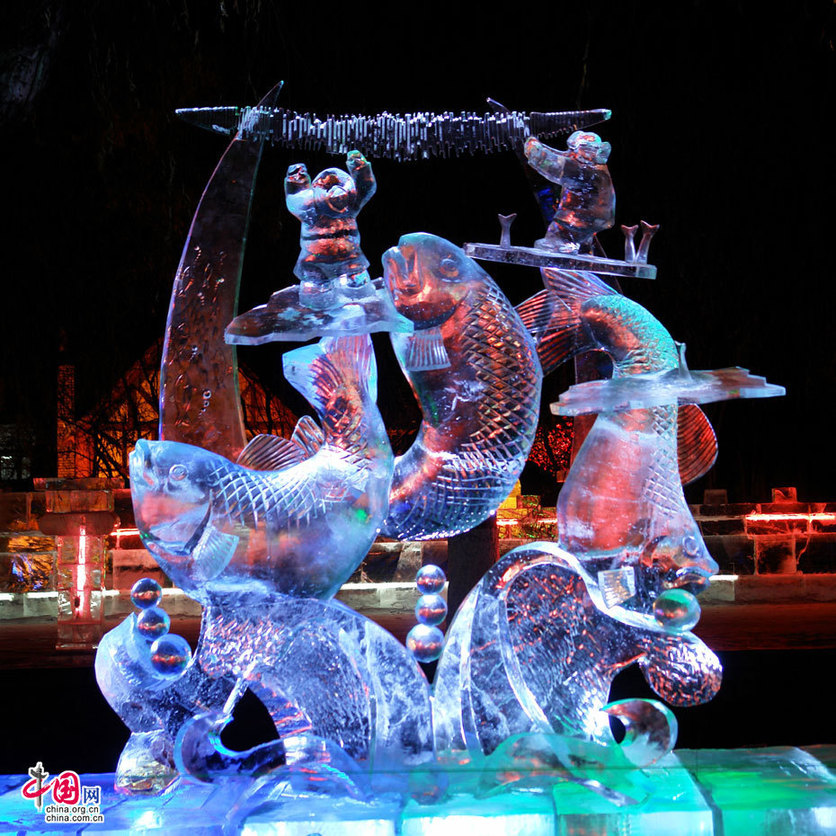 An ice lantern is seen in Zhaolin Park in Harbin, southeast China&apos;s Heilongjiang province. [China.com.cn]