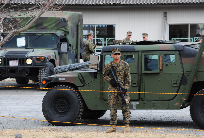 Japan and the United States launched a major ground training in Kirishima Training Area on Dec. 7, 2010, as part of the biggest-ever joint military exercises which kicked off in several places in Japan last Friday. [Xinhua]