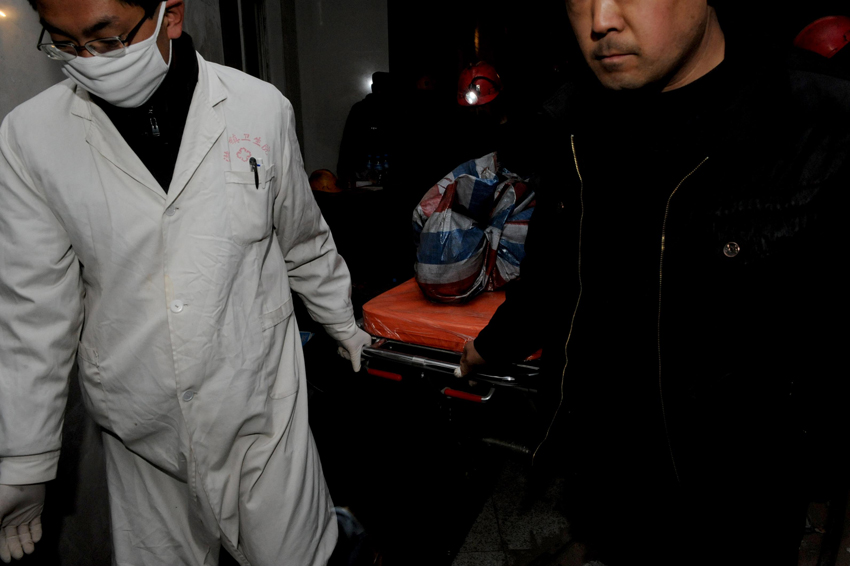 26 people were confirmed dead after a gas explosion at a coal mine in central China&apos;s Henan Province, the local work safety chief said on Dec. 13, 2010. The accident occurred at 7:40 p.m. Tuesday at a pit of Juyuan Coal Industry Company in Mianchi County, Sanmenxia City, about 300 kilometers from the provincial capital of Zhengzhou. [Xinhua]