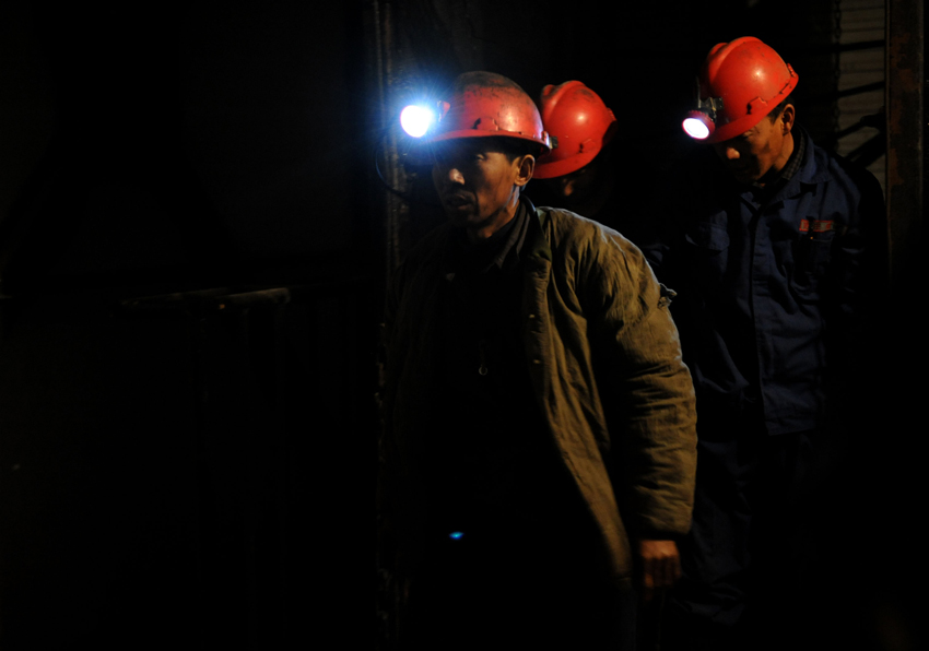 26 people were confirmed dead after a gas explosion at a coal mine in central China&apos;s Henan Province, the local work safety chief said on Dec. 13, 2010. The accident occurred at 7:40 p.m. Tuesday at a pit of Juyuan Coal Industry Company in Mianchi County, Sanmenxia City, about 300 kilometers from the provincial capital of Zhengzhou. [Xinhua]