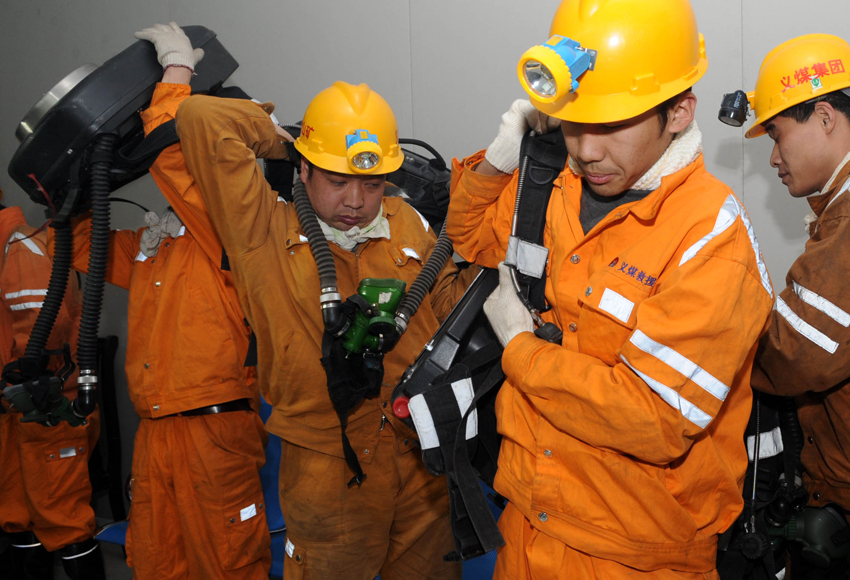 26 people were confirmed dead after a gas explosion at a coal mine in central China&apos;s Henan Province, the local work safety chief said on Dec. 13, 2010. The accident occurred at 7:40 p.m. Tuesday at a pit of Juyuan Coal Industry Company in Mianchi County, Sanmenxia City, about 300 kilometers from the provincial capital of Zhengzhou. [Xinhua]