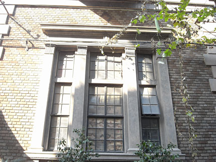 Old apartment building hides a cozy courtyard