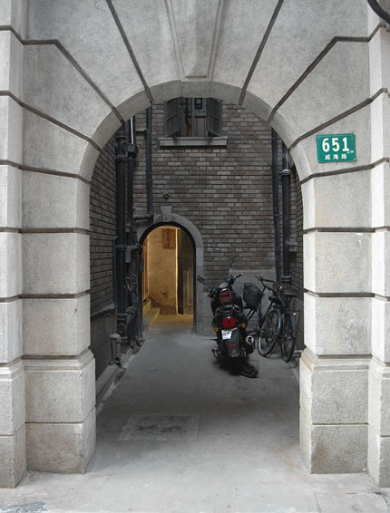 Old apartment building hides a cozy courtyard