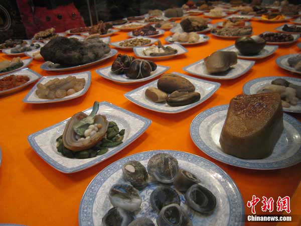 Look, don&apos;t bite: Stone banquet