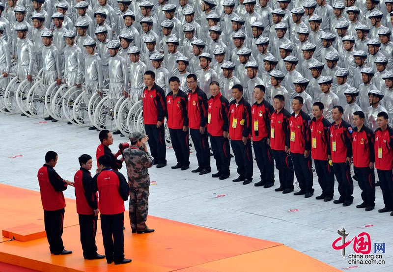 Opening ceremony rehearsal of Gaungzhou 2010 Asian Para Games held in Guangzhou on December 12. [Zhao Na/China.org.cn]