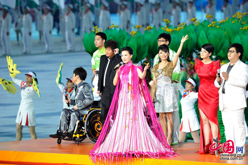 Opening ceremony performance of the Guangzhou Asian Para Games. [Zhao Na/China.org.cn]