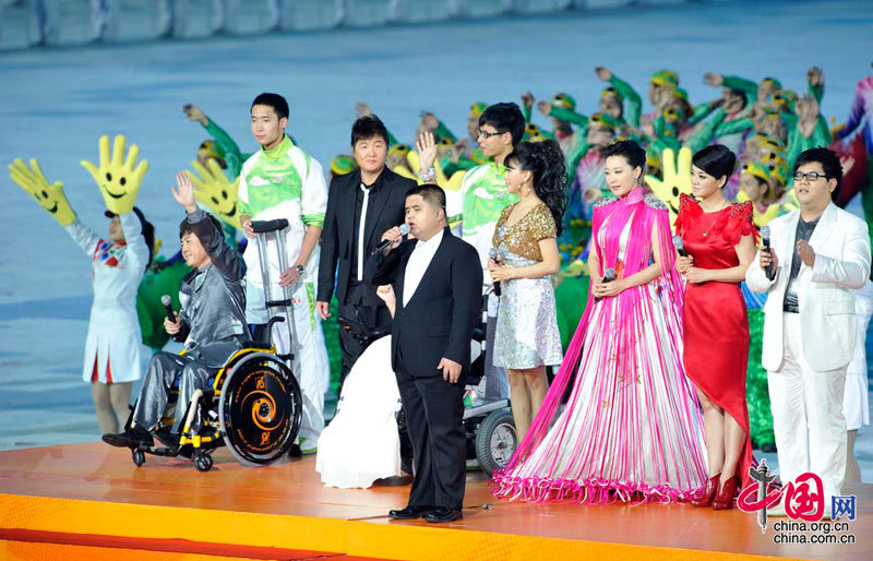 Opening ceremony performance of the Guangzhou Asian Para Games. [Zhao Na/China.org.cn]