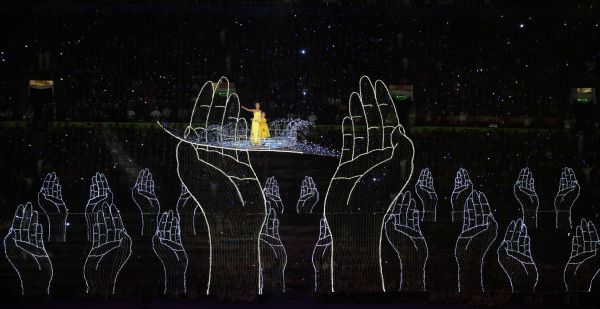 Photo taken on Dec. 12, 2010, shows the opening ceremony of the 2010 Asian Para Games held in Guangzhou, south China's Guangdong Province. (Xinhua/Lu Hanxin) 