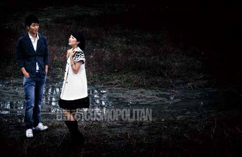 Leading actors Zhou Dongyu (R) and Dou Xiao of Zhang Yimou's love tragedy Under the Hawthorn Tree.