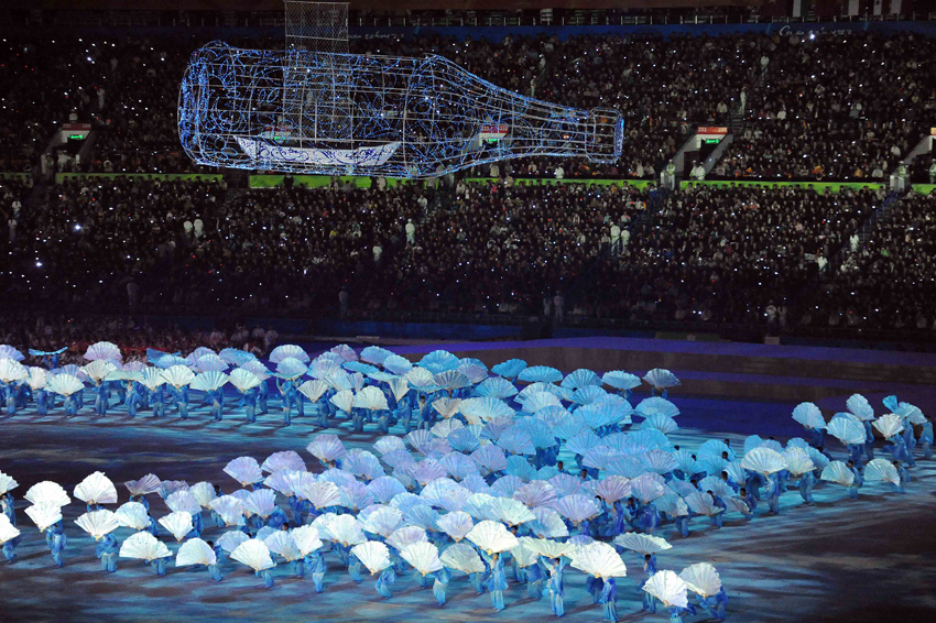 The closing ceremony of the Guangzhou 2010 Asian Para Games is held at Aoti Main Stadium in Guangzhou, South China&apos;s Guangdong province, Dec 19, 2010. [Photo/Xinhua]