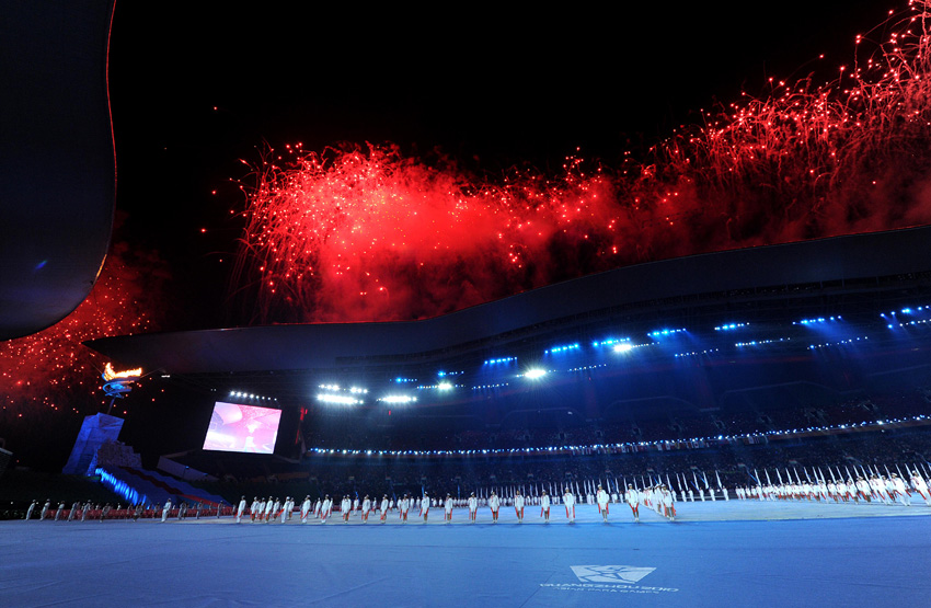 The closing ceremony of the Guangzhou 2010 Asian Para Games is held at Aoti Main Stadium in Guangzhou, South China&apos;s Guangdong province, Dec 19, 2010. [Photo/Xinhua]