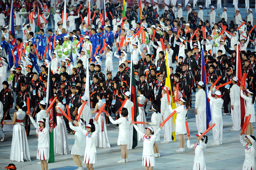 The closing ceremony of the Guangzhou 2010 Asian Para Games is held at Aoti Main Stadium in Guangzhou, South China&apos;s Guangdong province, Dec 19, 2010. [Photo/Xinhua]