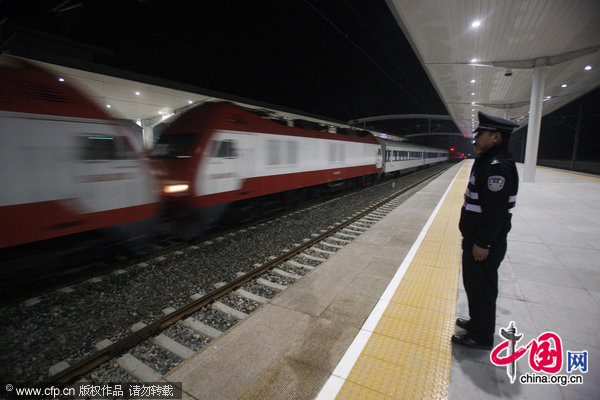 The Yichang-Wanzhou railway, which considered as China&apos;s most difficult and expensive to build started operation on Dec. 22, 2010. The maiden journey was launched at 10: 18 a.m. as a train left Enshi Station of Hubei Province and is expected to reach Yichang City of Hubei in more than two hours. [CFP]