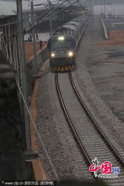 The Yichang-Wanzhou railway, which considered as China&apos;s most difficult and expensive to build started operation on Dec. 22, 2010. The maiden journey was launched at 10: 18 a.m. as a train left Enshi Station of Hubei Province and is expected to reach Yichang City of Hubei in more than two hours. [CFP]