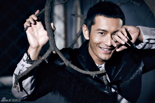 Actor Huang Xiaoming is awarded as 'Actor of the Year' by New Weekly magazine and described as 'a new label representing Chinese face.'