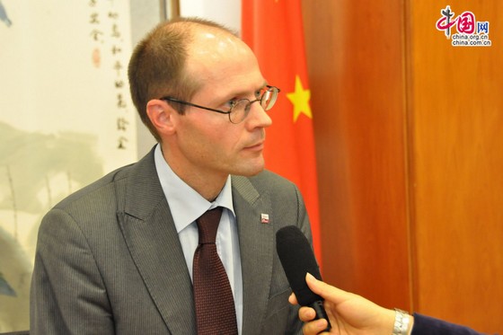 De Schutter, United Nations Special Rapporteur on the right to food responds to the questions from the press. [Pierre Chen / China.org.cn]