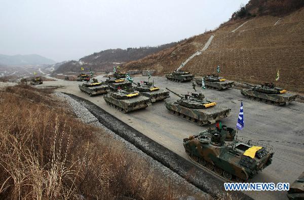 A massive firing military drill is held in Pocheon, South Korea, on Dec. 23, 2010. [Park Jin Hee/Xinhua]