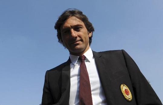 AC Milan coach Leonardo arrives before an Italian Serie A soccer match in Bergamo in this October 4, 2009 file photo. [Xinhua/Reuters]