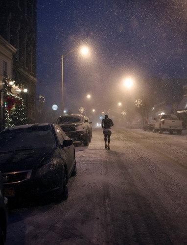 Snowstorm hits US East Coast