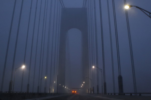 Snowstorm hits US East Coast