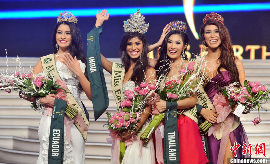 India&apos;s Nicole Faria wins Miss Earth 2010 at the Vinpearl Land Amphitheatre in Nha Trang, Vietnam, Dec. 4, 2010. [Chinanews.com]